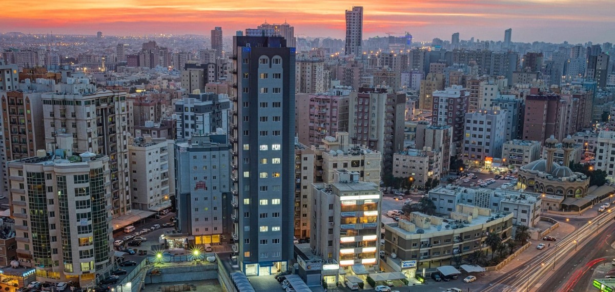 ജനവാസ മേഖലകളിൽ നിന്ന് തൊഴിലാളികളെ മാറ്റി പാർപ്പിക്കാൻ കുവൈത്ത്; ലേബർ സിറ്റികൾ സ്ഥാപിക്കും