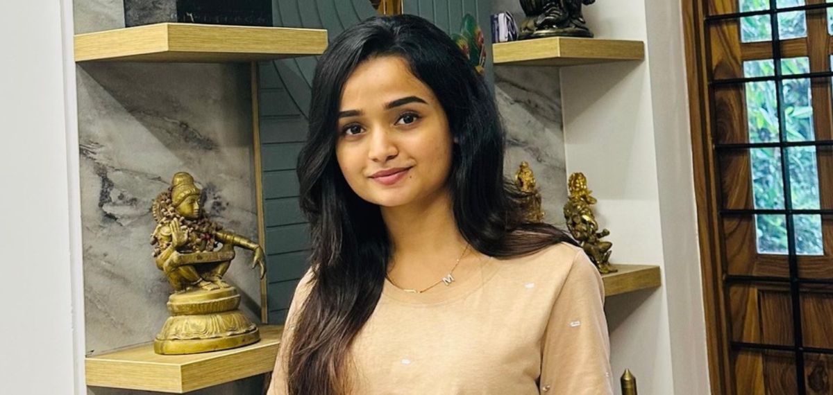 'പുരുഷൻ വീട്ടിൽ ഗ്യാസ് കുറ്റിയെടുത്ത് പൊക്കുന്നത് പോലെ സ്ത്രീ ചെയ്യണമെന്നില്ല, അതല്ല തുല്യത'; മീനാക്ഷി
