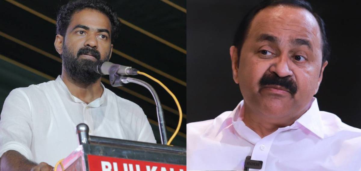 നിർമിച്ചുനൽകിയ വീടുകളുടെ വിശദാംശങ്ങൾ പുറത്തുവിടണം; 'പുനർജനി'യിൽ വി ഡി സതീശനെ വെല്ലുവിളിച്ച് ഡിവൈഎഫ്‌ഐ