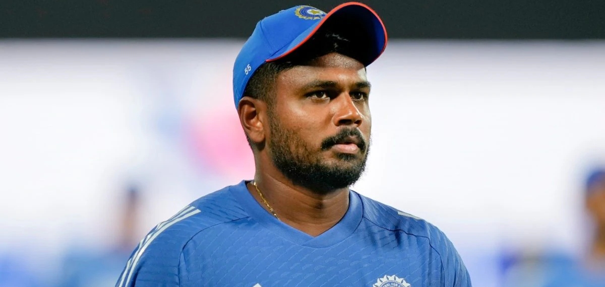 'ഏകദിന ടീമിൽ ഞാൻ കാണാനാ​ഗ്രഹിച്ച പേരായിരുന്നു സഞ്ജുവിന്റേത്'; സെലക്ടർമാർക്കെതിരെ ആഞ്ഞടിച്ച് മുൻ താരം