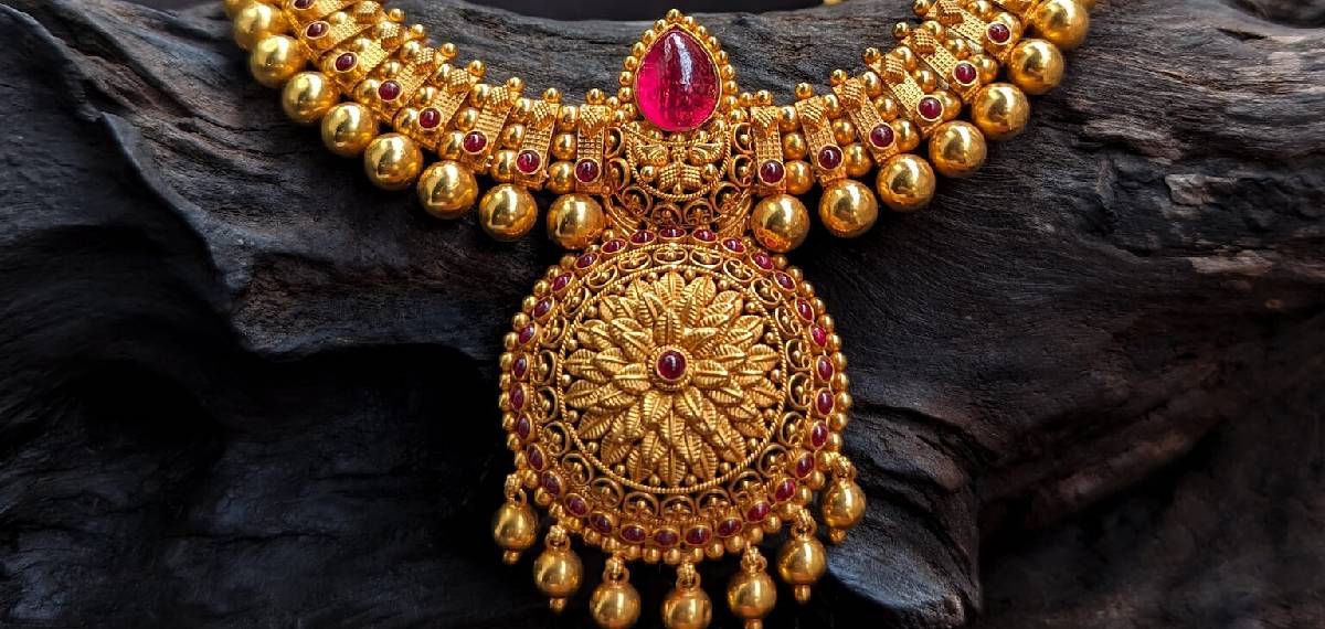 സ്വര്ണവില ലക്ഷം തൊട്ടു തൊട്ടില്ല: ഇന്ന് വന് വർധനവ്; വെള്ളി വിലയും മുന്നേറുന്നു