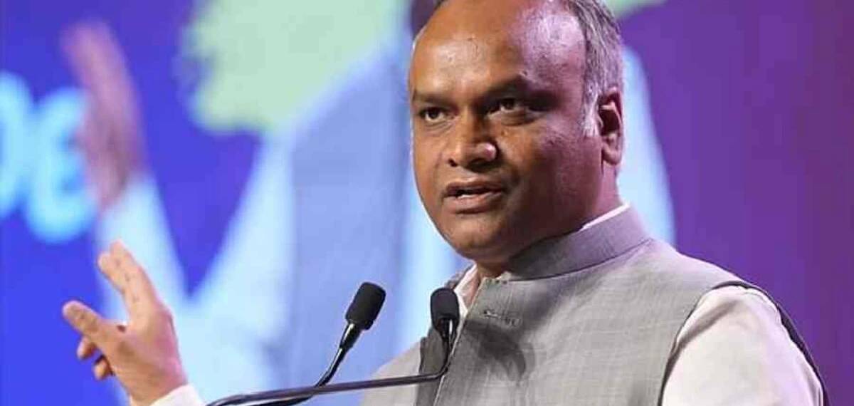 ധര്‍മസ്ഥല കേസ്: മതം സംരക്ഷിക്കണമെന്ന ബിജെപിയുടെ നാടകം നാലുദിവസത്തില്‍ ഒതുങ്ങിയോ?: പ്രിയങ്ക് ഖാര്‍ഗെ