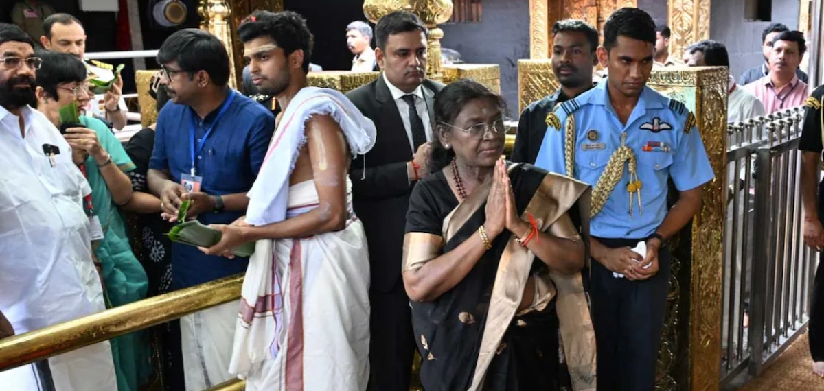 ചിത്രത്തില്‍ ശ്രീകോവിലിന്റെ ഉള്‍വശവും; മാളികപ്പുറത്ത് തൊഴുതു നില്‍ക്കുന്ന രാഷ്ട്രപതിയുടെ ചിത്രം പിന്‍വലിച്ചു
