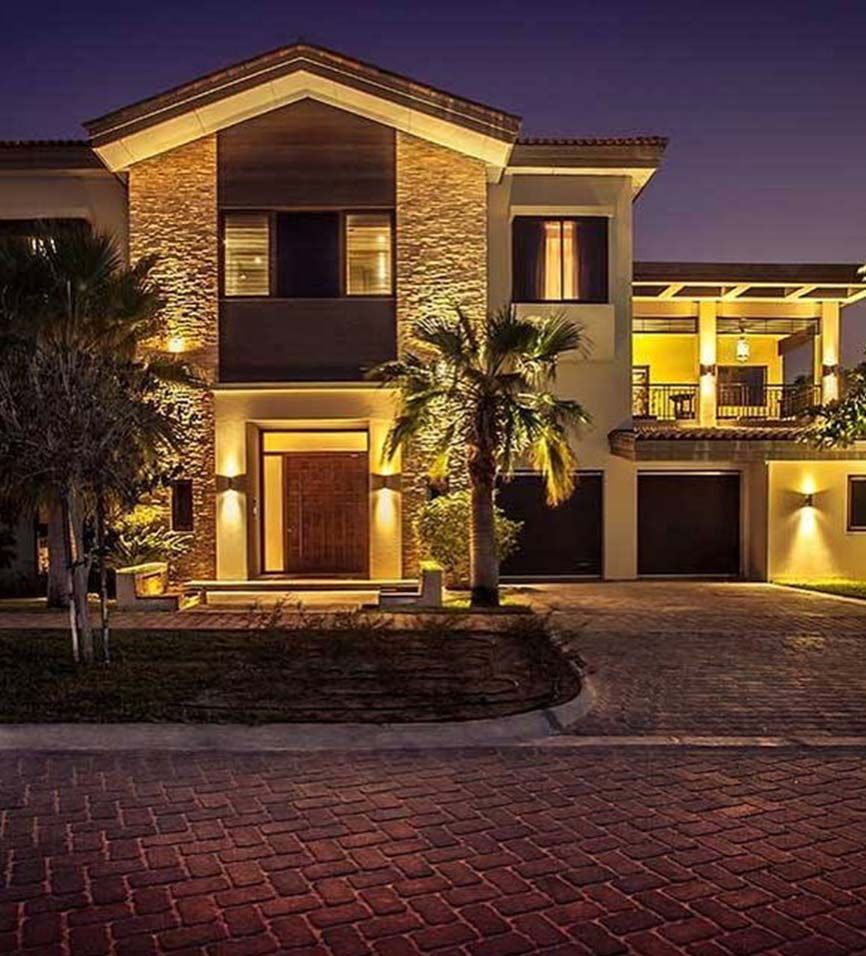 Aishwarya Rai Bachchan has assets of Rs 900 crore