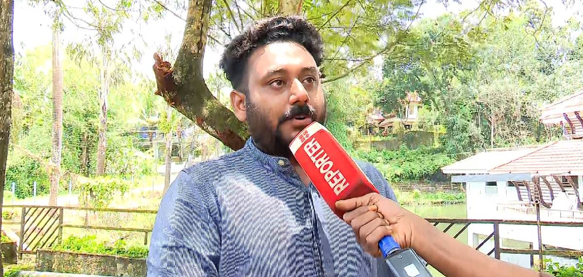 പ്ലാസ്റ്റിക് വയർകൊണ്ട് കഴുത്തിൽ മുറുക്കി; ബൂട്ടിട്ട് ചവിട്ടി; പൊലീസ് സ്റ്റേഷനിൽ മർദ്ദനമേറ്റെന്ന് DYFI നേതാവും