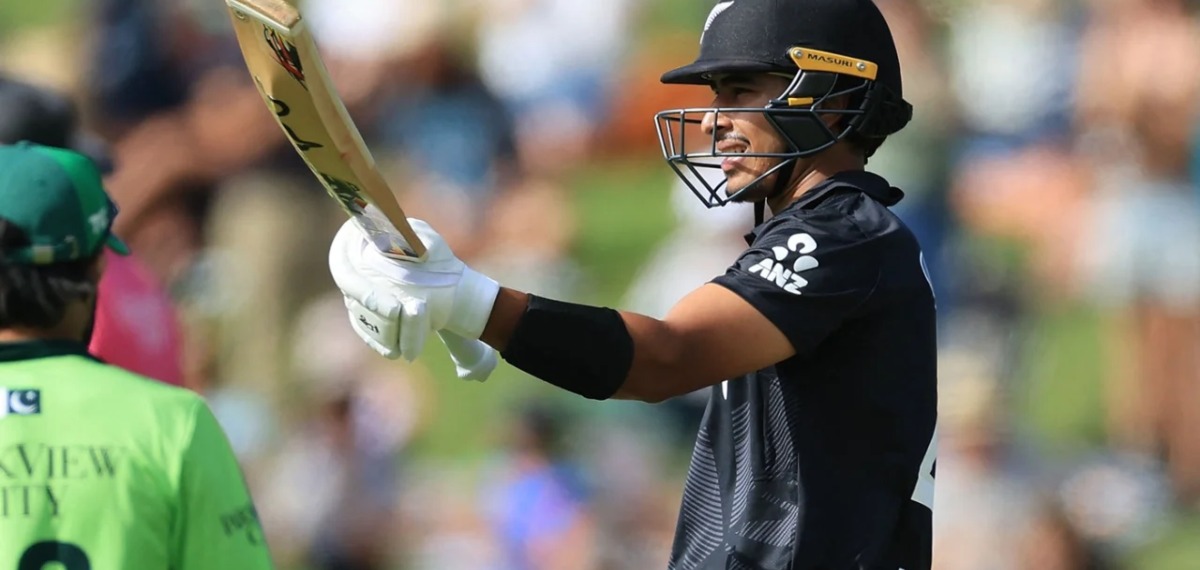 ഏകദിന അരങ്ങേറ്റത്തിലെ അതിവേഗ ഫിഫ്റ്റി; ചരിത്രം കുറിച്ച് ന്യൂസിലാൻഡിന്റെ 21 കാരൻ