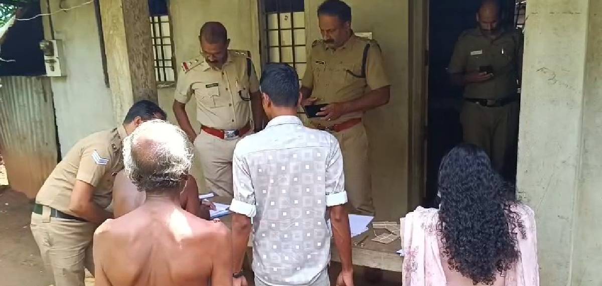 തൃശൂരിൽ നവജാതശിശുവിനെ കൊന്ന് അമ്മ ക്വാറിയിൽ തള്ളി; പ്രസവം ശുചിമുറിയിൽ, മുഖത്ത് വെള്ളമൊഴിച്ച് കൊലപാതകം