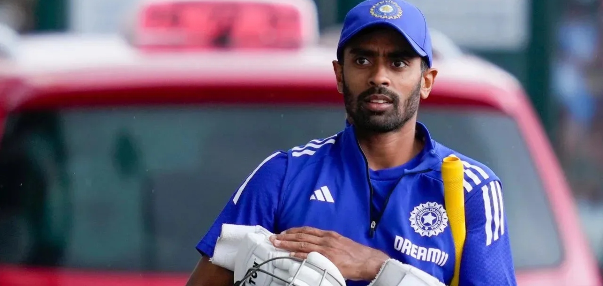 'ടെസ്റ്റ് സ്‌ക്വാഡില്‍ നിന്ന് അഭിമന്യുവിനെ ഒഴിവാക്കാന്‍ കാരണം അച്ഛന്റെ പരാമര്‍ശങ്ങള്‍'; തുറന്നടിച്ച് മുന്‍താരം