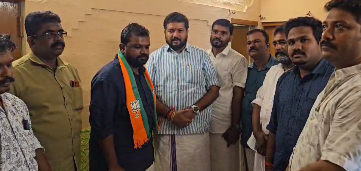 യൂത്ത് കോണ്ഗ്രസ് സംസ്ഥാന സെക്രട്ടറി അഖില് ഓമനക്കുട്ടന് ബിജെപിയില് ചേര്ന്നു