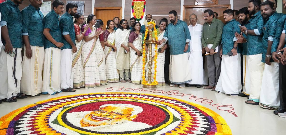 വി എസിന്റെ ചിത്രം വരച്ച് പൂക്കളമൊരുക്കി; ആദരവ് അര്‍പ്പിച്ച് വി ശിവന്‍കുട്ടിയുടെ ഓഫീസ്