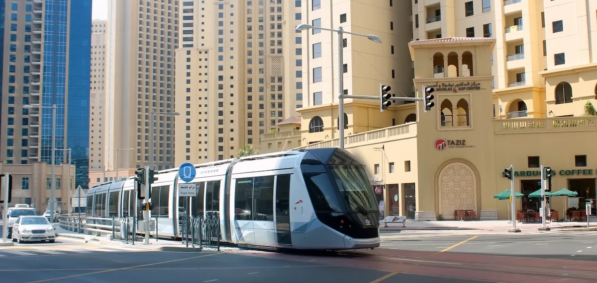 എട്ട് സ്ഥലങ്ങളില്‍ ട്രാക്കില്ലാ ട്രാം പദ്ധതി, ബസുകൾക്കും ടാക്സികൾക്കും പ്രത്യേക പാതകൾ; പദ്ധതിയുമായി ദുബായ്
