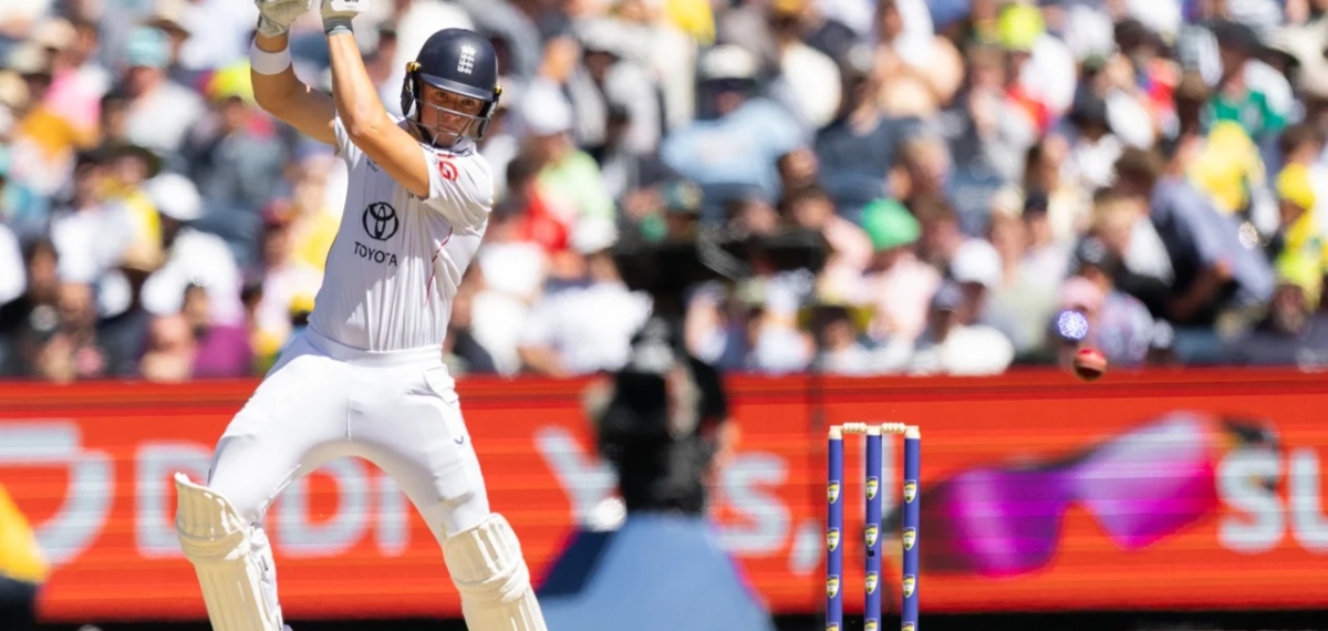 മെൽബണിൽ രണ്ടാം ദിനം തന്നെ കളി തീർന്നു; ആഷസ് നാലാം ടെസ്റ്റിൽ ഇംഗ്ലണ്ടിന് ആശ്വാസ ജയം