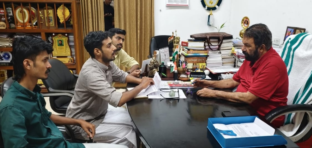 പിഎം ശ്രീ പദ്ധതി; മന്ത്രി വി ശിവന്‍കുട്ടിയെ കണ്ട് അഭിനന്ദനമറിയിച്ച് എബിവിപി നേതാക്കള്‍