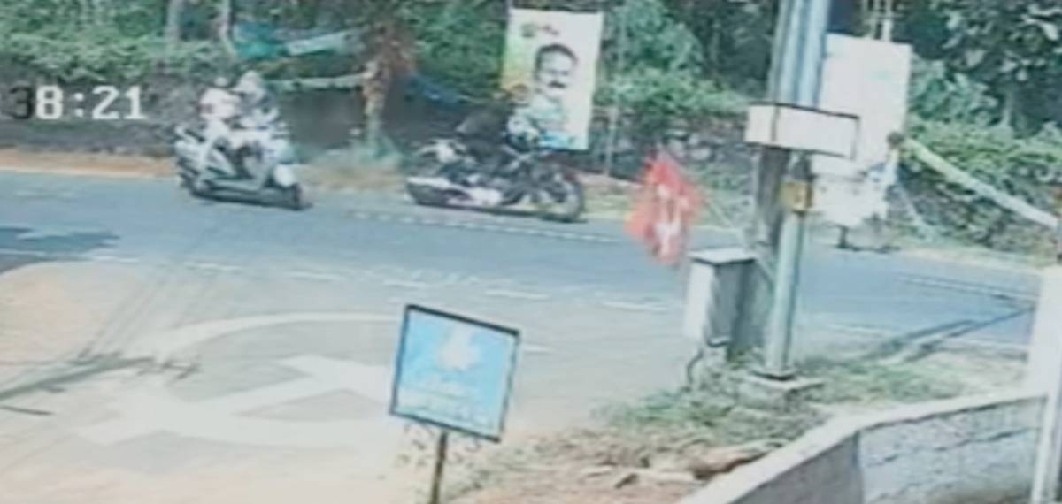 തൃശൂര് മുണ്ടത്തിക്കോട് ഇരുചക്ര വാഹനം ഇടിച്ച് വയോധികനായ കാല്നട യാത്രികന് ദാരുണാന്ത്യം