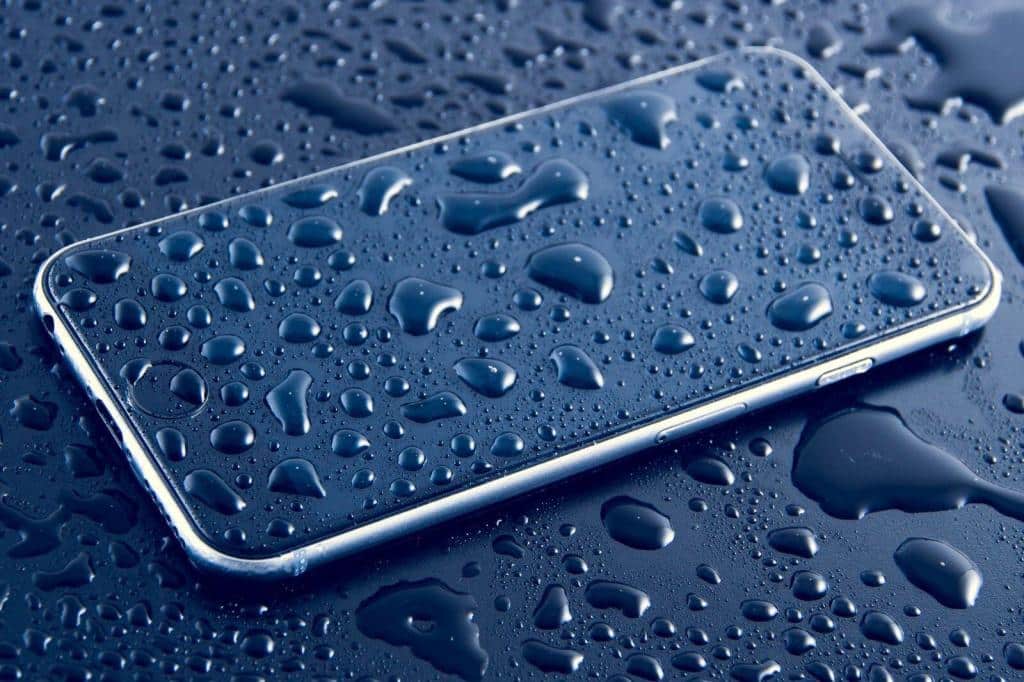 water in mobile phone