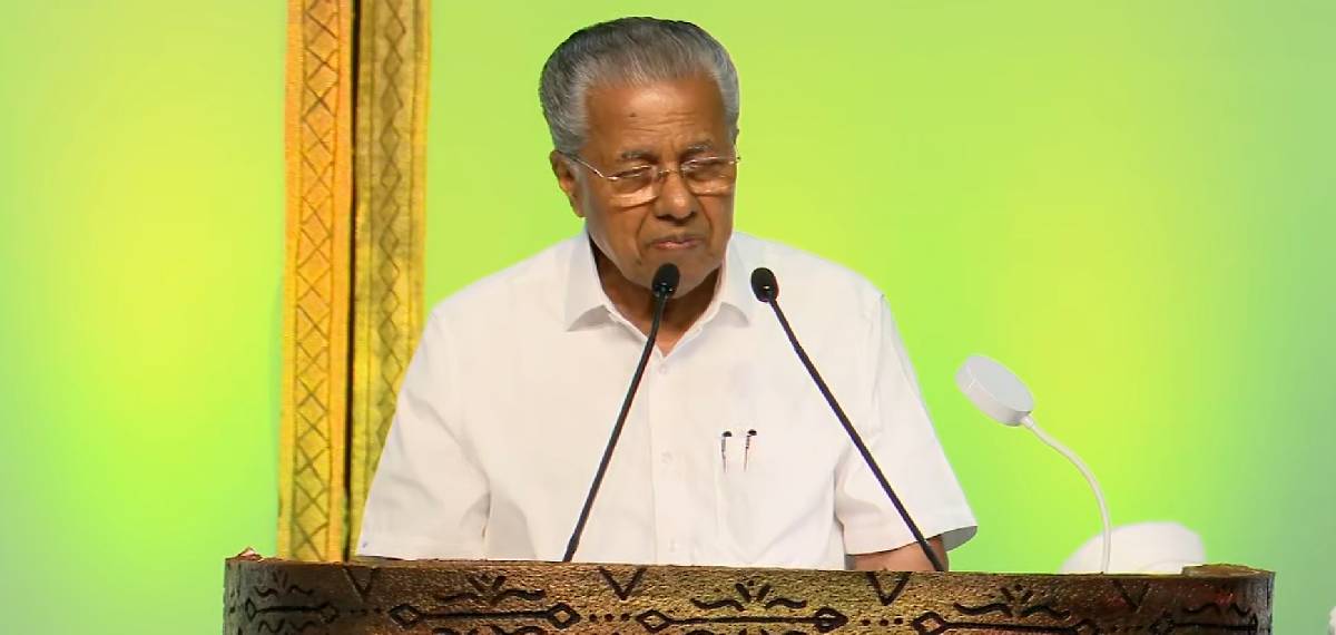 ഒരു വർഗീയതയെ നേരിടാൻ മറ്റൊരു വർഗീയത കൊണ്ട് കഴിയില്ല, കാന്തപുരം ജനാധിപത്യത്തിൻ്റെ കാവലാൾ: മുഖ്യമന്ത്രി