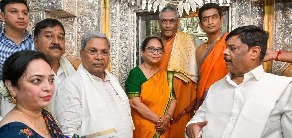 മൈസൂരു ദസ്‌റ ഉദ്ഘാടനം ചെയ്തത് ബാനു  മുഷ്താഖ്; സിദ്ധ രാമയ്യയുടെ നിലപാടിൽ തീവ്ര ഹിന്ദുത്വ സംഘടനകൾക്ക് എതിർപ്പ്