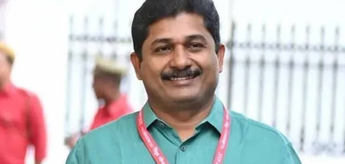 കേരളം ഒരു നിത്യവിസ്മയം, ഇവിടെ ജനിച്ചവര്‍ ഭാഗ്യവാന്മാരും ഭാഗ്യവതികളും: എം സ്വരാജ്