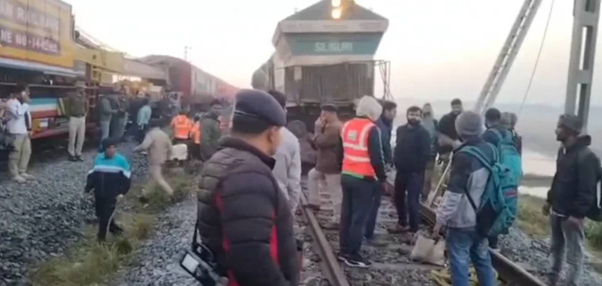 അസമില്‍ ട്രെയിനിടിച്ച് ഏഴ് ആനകള്‍ ചരിഞ്ഞു, ഒരു ആനക്കുട്ടിക്ക് പരിക്ക്; അഞ്ച് കോച്ചുകള്‍ പാളംതെറ്റി