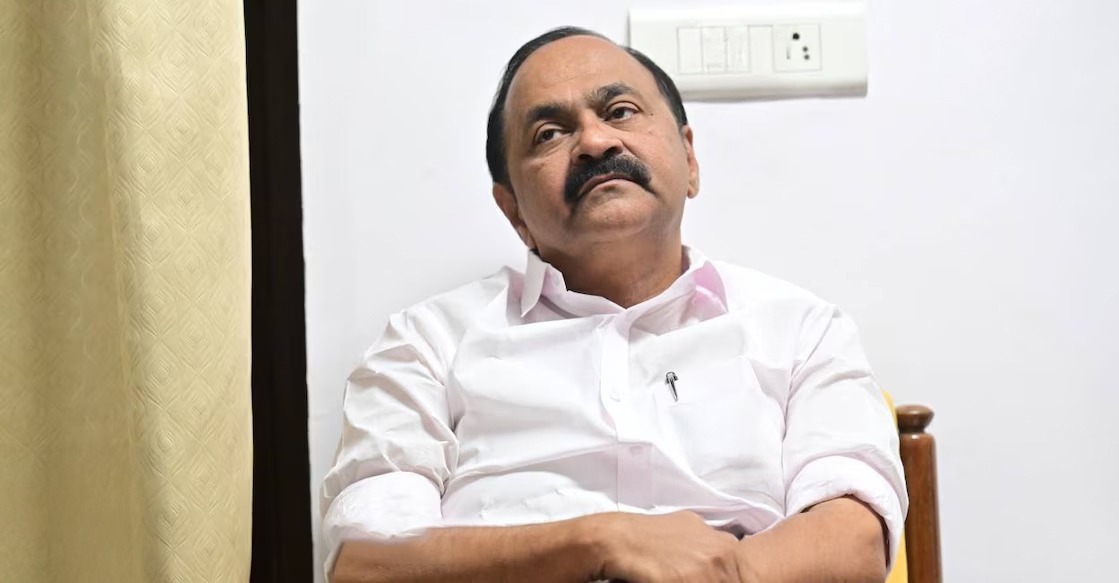 പ്രളയദുരിതാശ്വാസത്തിനായി ആരംഭിച്ചു;  ആരോപണം, പരാതി, കേസ്; എന്താണ് വി ഡി സതീശന്‍റെ പുനർജ്ജനി പദ്ധതി