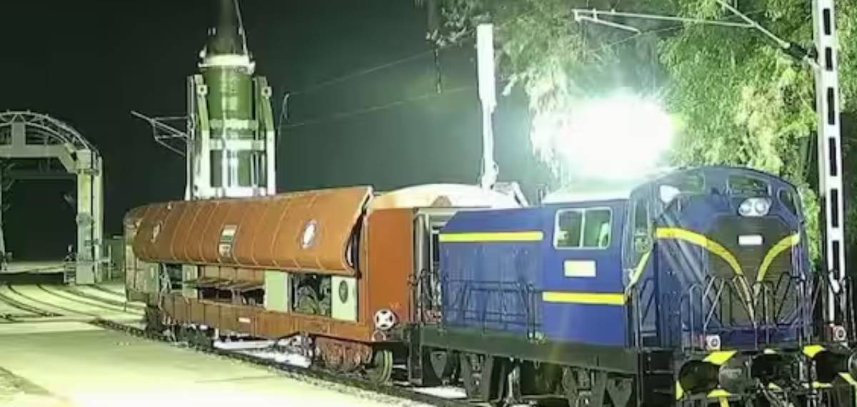 ഇനി ഇന്ത്യ ട്രെയിനില്‍ നിന്നും മിസൈല്‍ തൊടുക്കും; ഇതാ ഇന്ത്യയുടെ മിസൈല്‍  തീവണ്ടി
