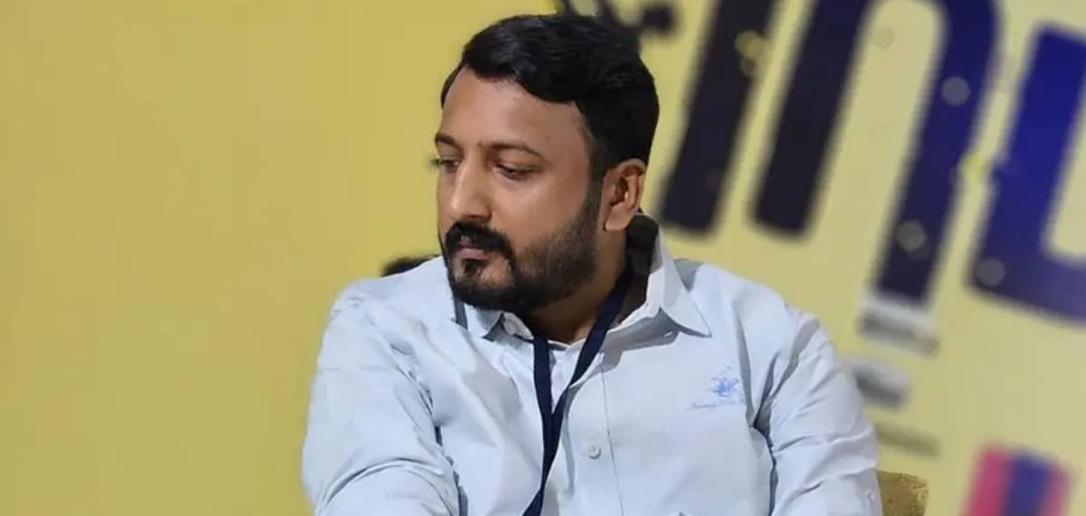 യുവതിയെ ഗർഭിണിയാക്കിയതും ഗർഭചിദ്രം നടത്തിയതും തലയിൽ കെട്ടിവെക്കാൻ ശ്രമിച്ചു;രാഹുലിനെതിരെ അതിജീവിതയുടെ ഭർത്താവ്