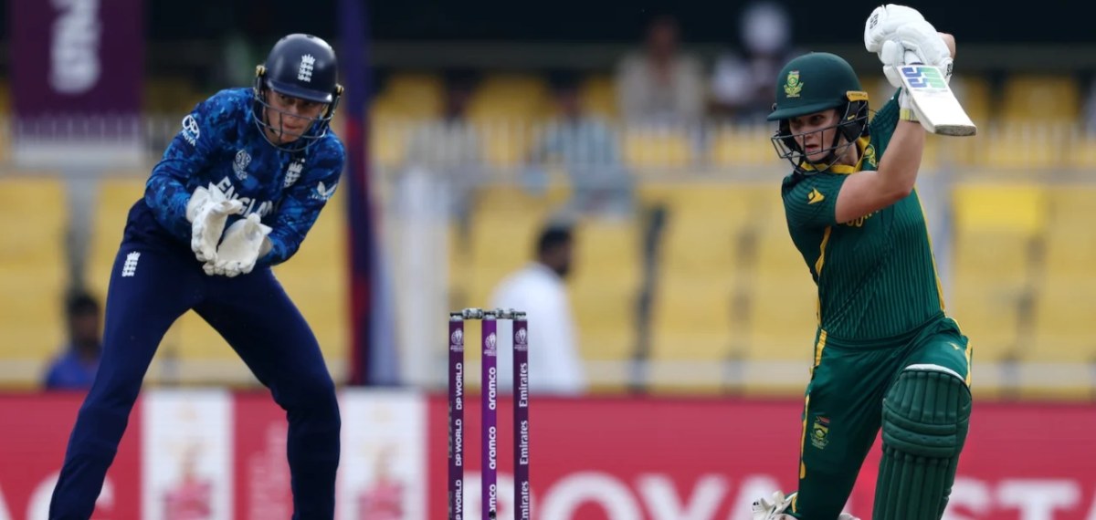 പവറായി വോള്വാര്ഡിന്റെ സെഞ്ച്വറി; ഇംഗ്ലണ്ടിന് മുന്നില് 320 റണ്സ് വിജയലക്ഷ്യം ഉയർത്തി ദക്ഷിണാഫ്രിക്ക