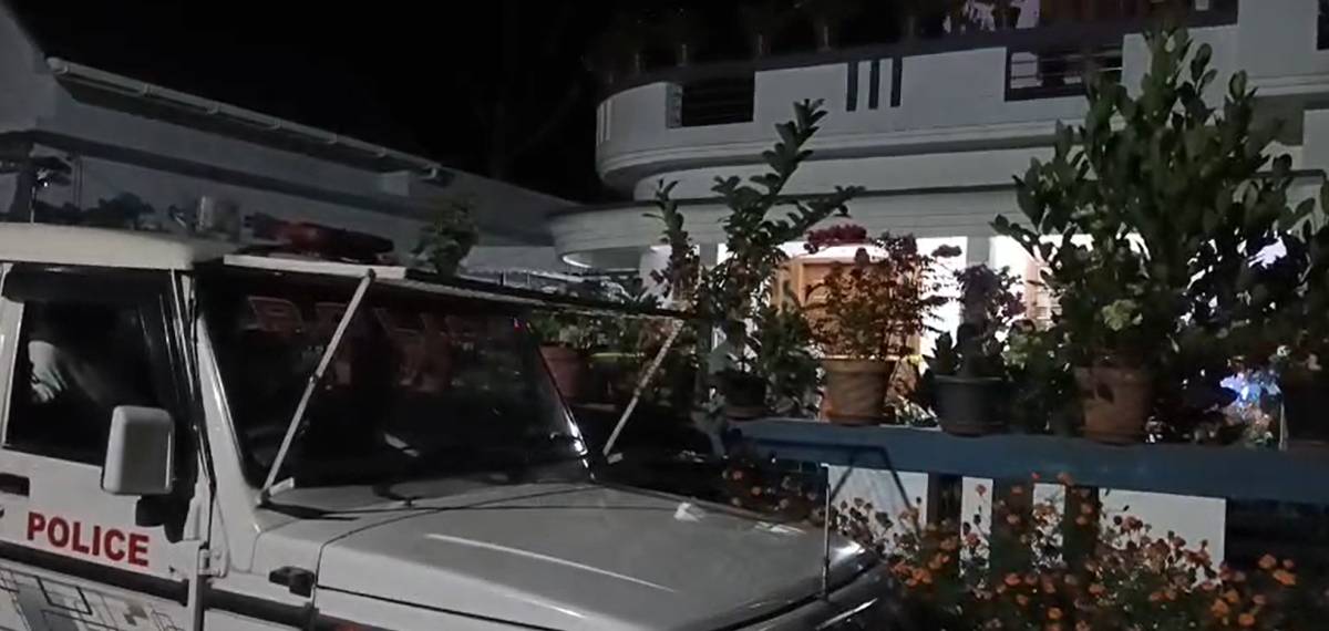 കാഞ്ഞിരപ്പള്ളിയിൽ യുവതിയും യുവാവും വീടിനുള്ളിൽ മരിച്ച നിലയിൽ; വീട്ടമ്മയുടെ മൃതദേഹം കട്ടിലിനോട് ചേർന്ന്